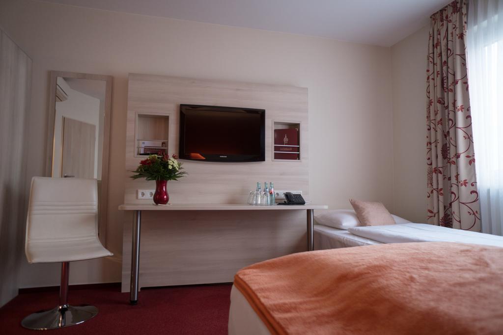 Hotel Roedelheimer Hof - Am Wasserturm Frankfurt am Main Quarto foto
