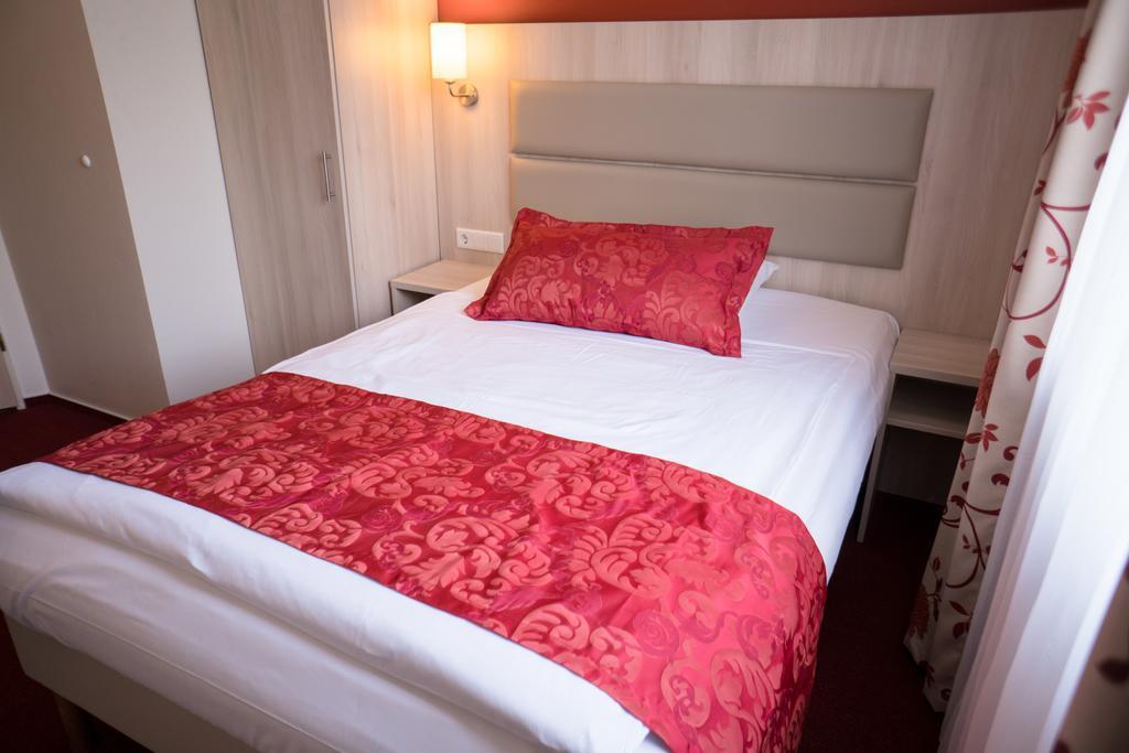 Hotel Roedelheimer Hof - Am Wasserturm Frankfurt am Main Quarto foto