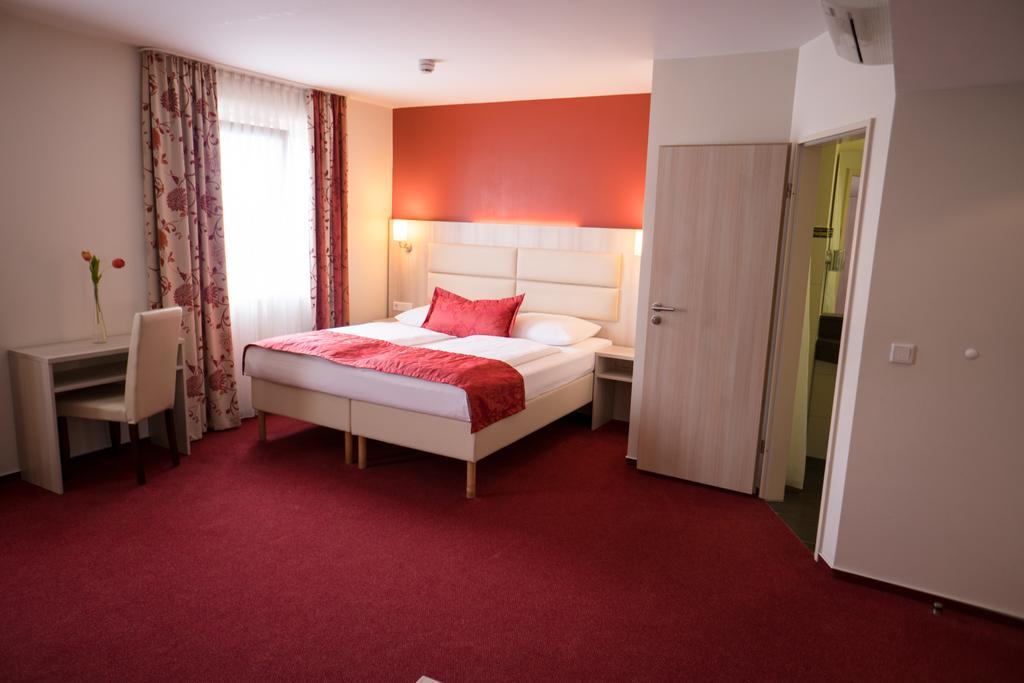 Hotel Roedelheimer Hof - Am Wasserturm Frankfurt am Main Quarto foto